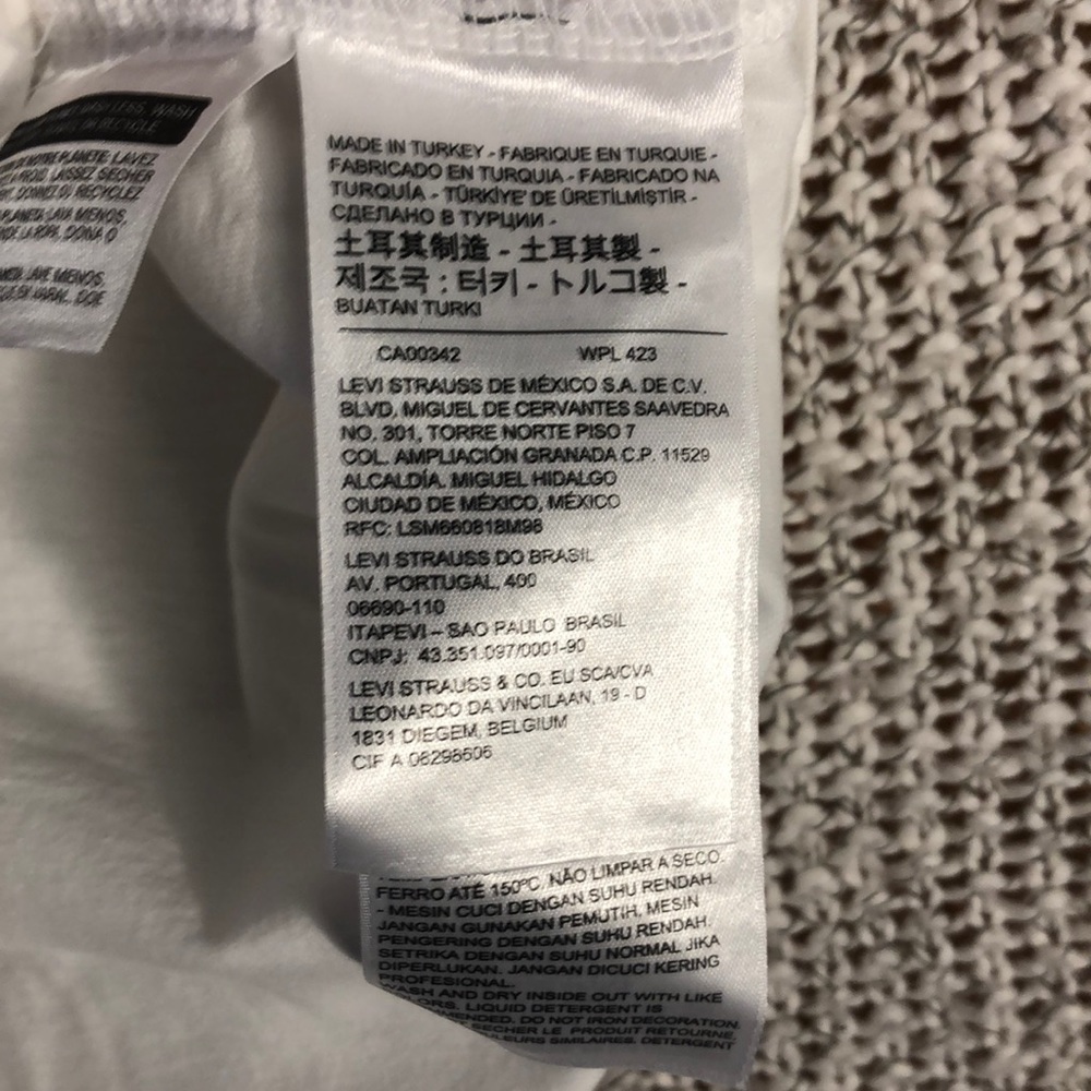 NWT Levi’s San Francisco T-Shirt! (XS) - Picture 8 of 9